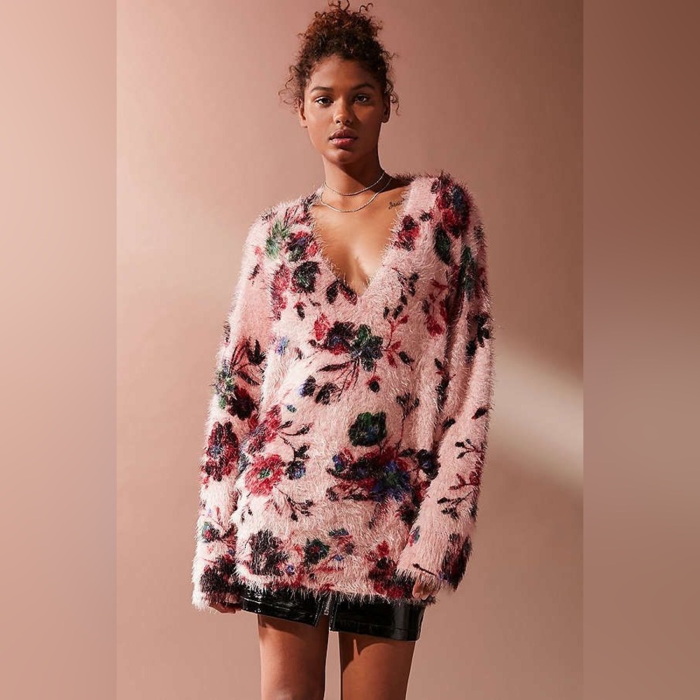 Fuzzy Eyelash Knit Floral Oversized V-Neck Pullover Sweater Pink BDG